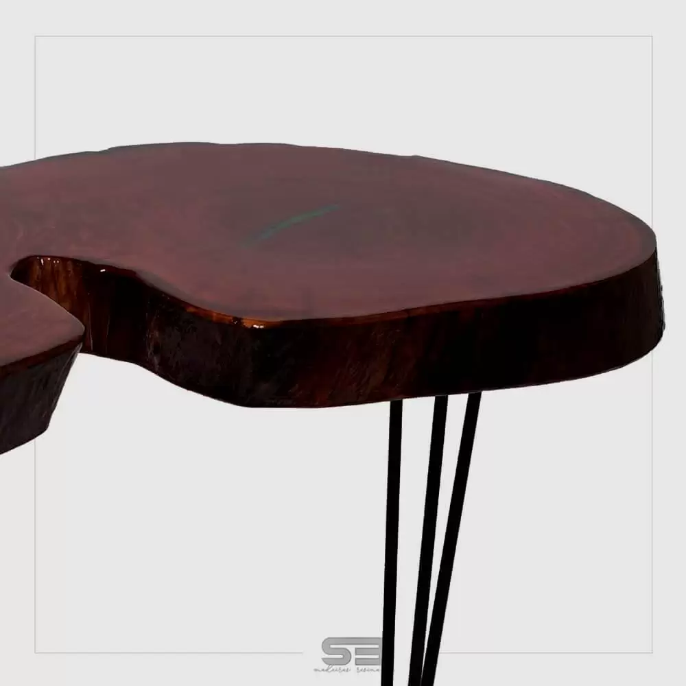 Mesa Resinada de Jantar Sérvia -  Madeira Maciça e Pés de ferro 1,15 X 0,70