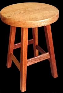 Banqueta Baixa alt.45 cm em Madeira Maciça