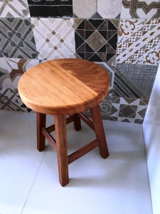 Banqueta Baixa alt.45 cm em Madeira Maciça